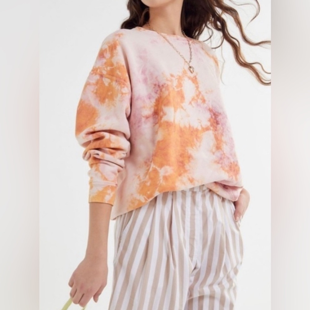 Womenโs Urban Outfitters Tie Dye Crew Neck Size Large